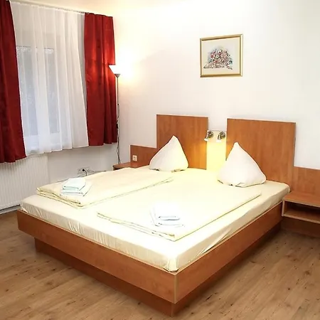 Отель Altstadthotel Wienecke 2*