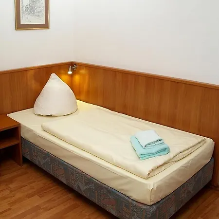 Hotel Altstadthotel Wienecke 2*