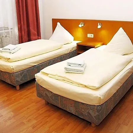 Отель Altstadthotel Wienecke